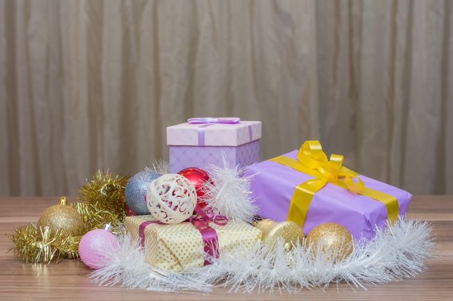 christmas-presents-2974430_1920.jpg